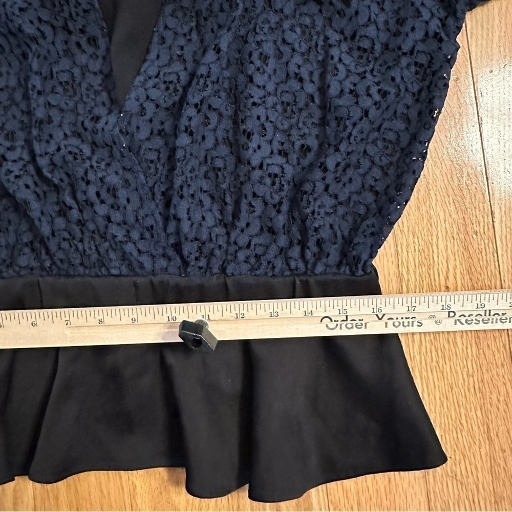 Marissa Webb Revolve Navy/Black Sullivan Crepe & Lace Blouse Cut Out Sleeves L - Picture 8 of 10